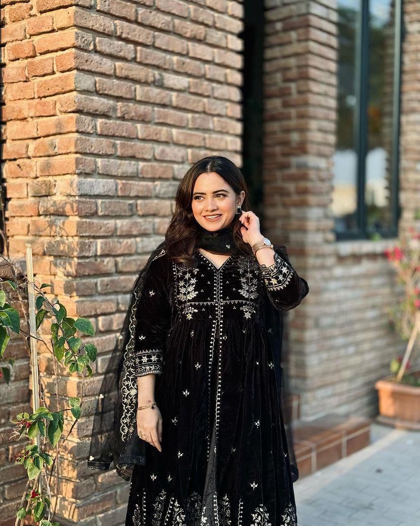 Luxury Velvet Winter Anarkali Set with Dupatta